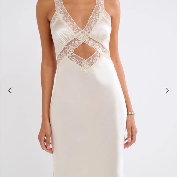 Rumored Crossroads Maxi Dress - Picture 3 of 4